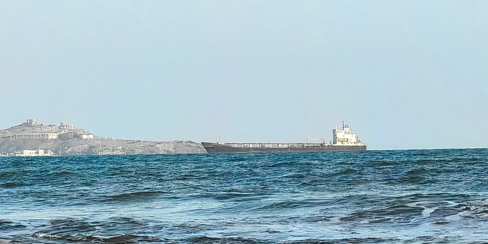 Мінний тральник Fulda та судно забезпечення Mosel на морі