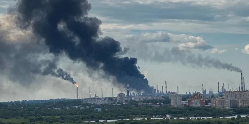 Омський нафтопереробний завод після удару українських безпілотників