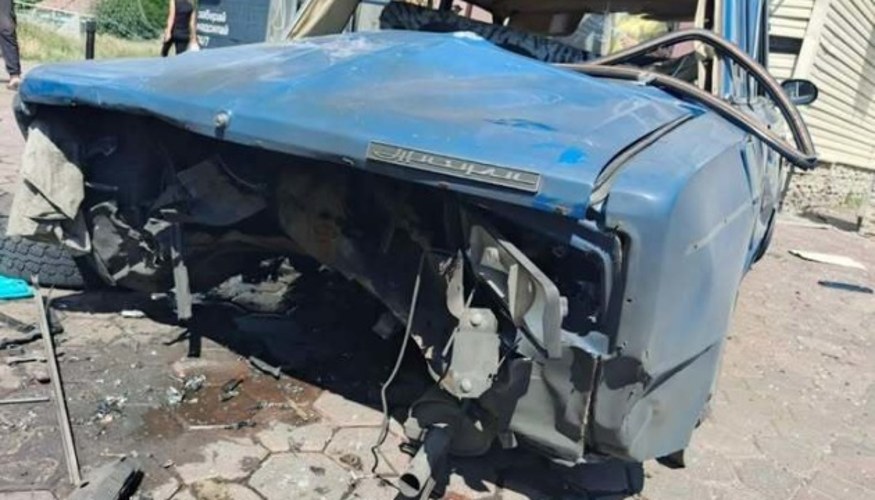 Наслідки удару FPV-дрона по цивільній автівці у Краматорську