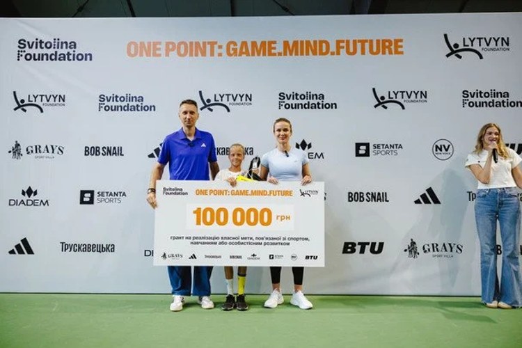 Юні тенісисти під час турніру ONE POINT у Києві