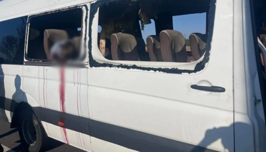 Російський безпілотник атакував рейсовий автобус на Нікопольщині: що відомо