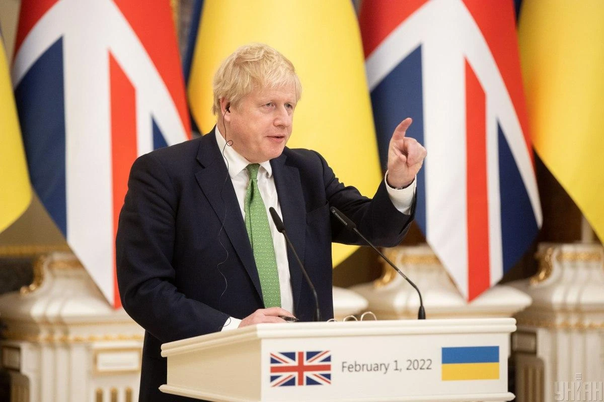 Борис Джонсон у поїзді біля пункту пропуску Ягодин після удару російського дрона